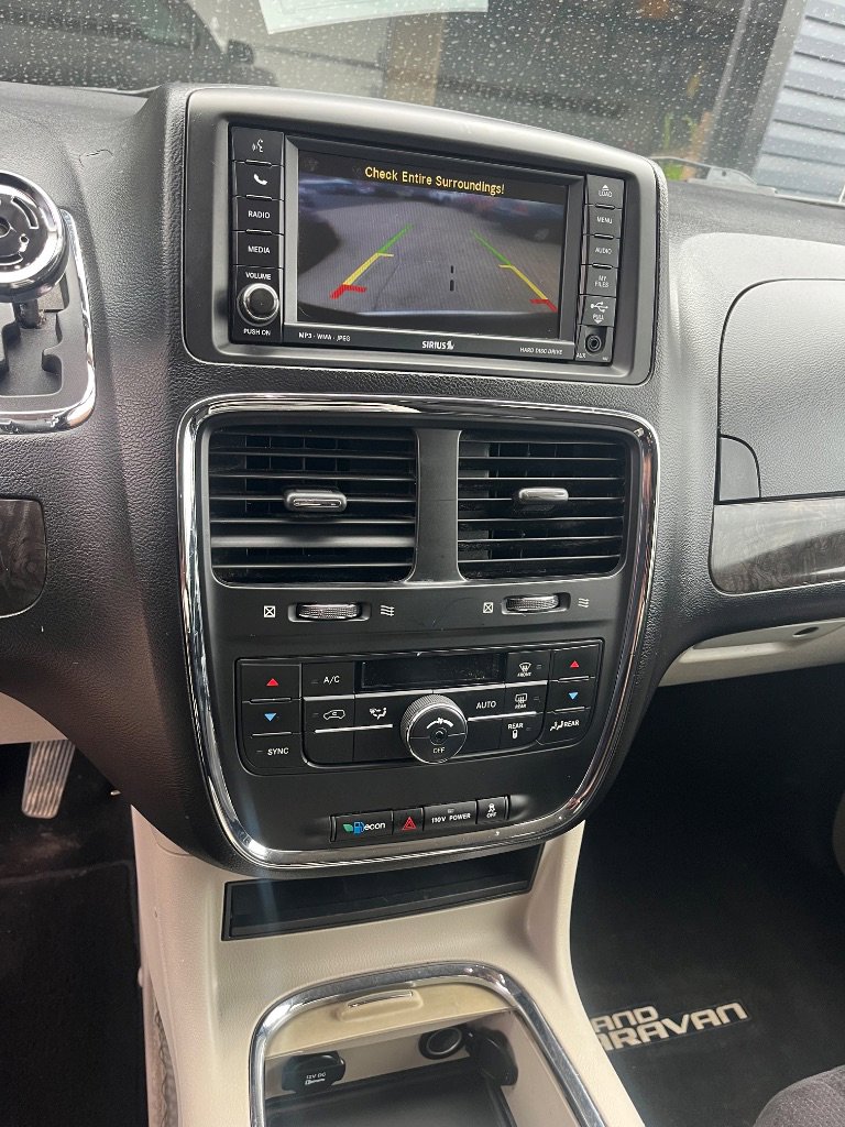 Used 2011 Dodge Grand Caravan Crew image 9