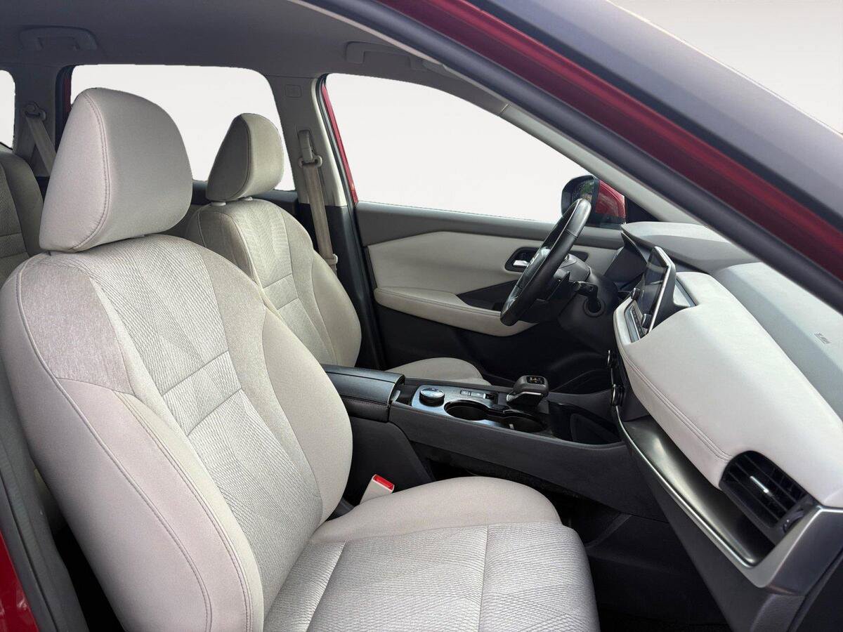 Used 2025 Nissan Rogue SV AWD/4WD image 15
