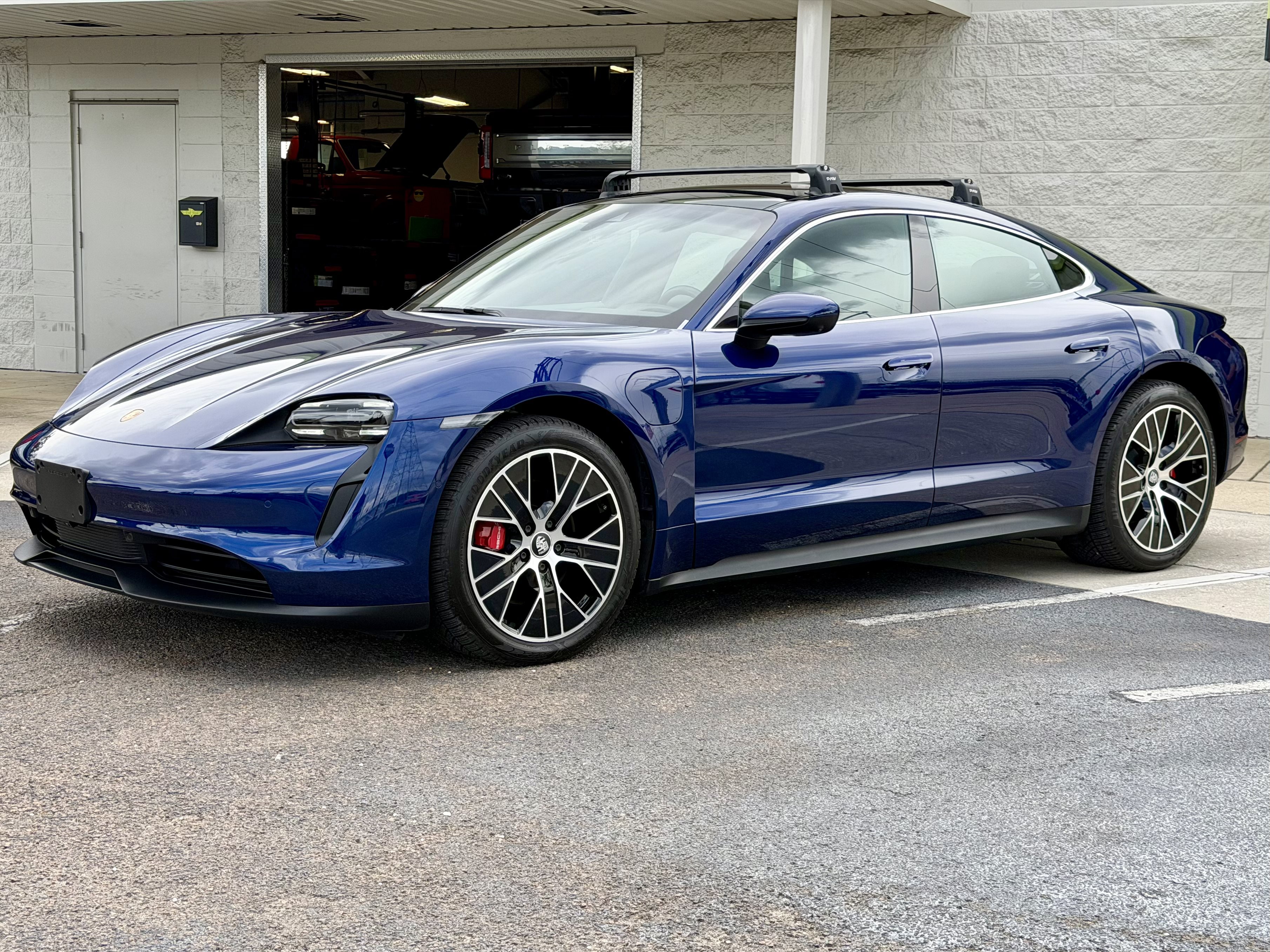 Used 2020 Porsche Taycan 4S AWD/4WD image 1