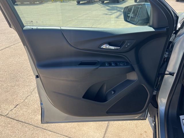 Used 2024 Chevrolet Equinox LT FWD image 12