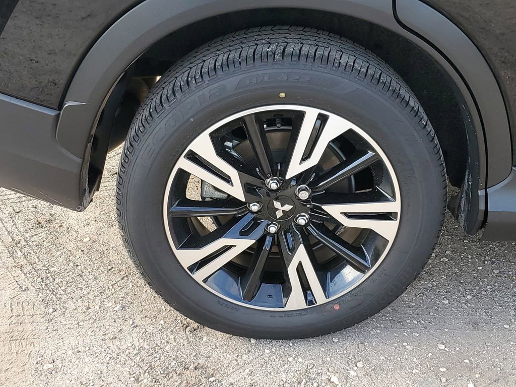 Used 2025 Mitsubishi Eclipse Cross Black Edition image 5