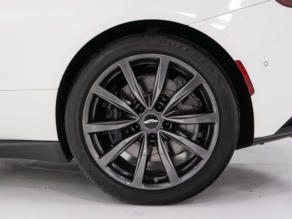 Used 2021 Aston Martin DB11 Volante RWD image 47
