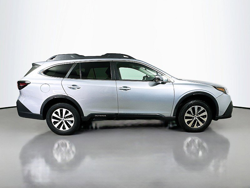 Used 2022 Subaru Outback Premium image 8