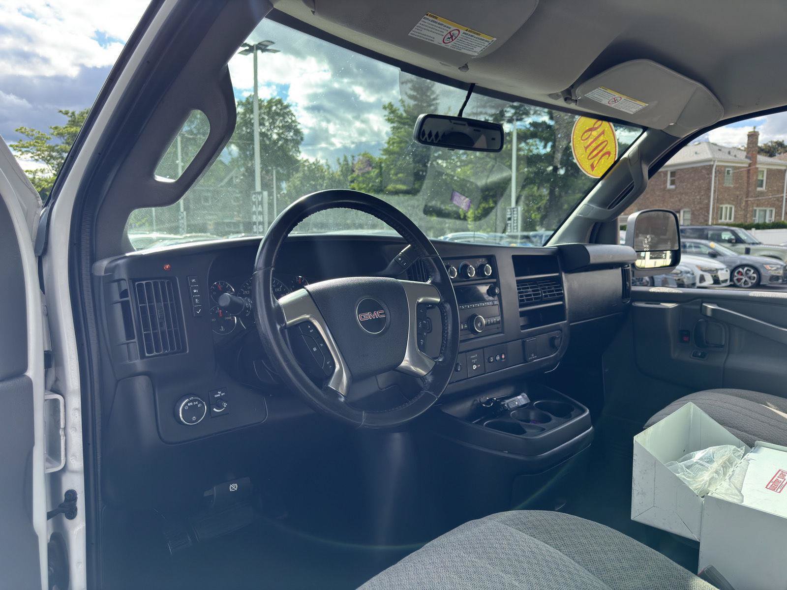 Used 2018 GMC Savana 3500 w/ Driver Convenience Package RWD image 19