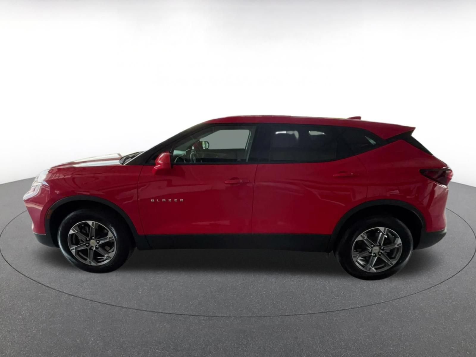 Used 2025 Chevrolet Blazer LT FWD image 8