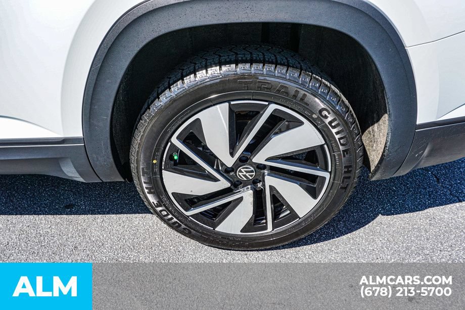 Used 2025 Volkswagen Atlas SE FWD image 16