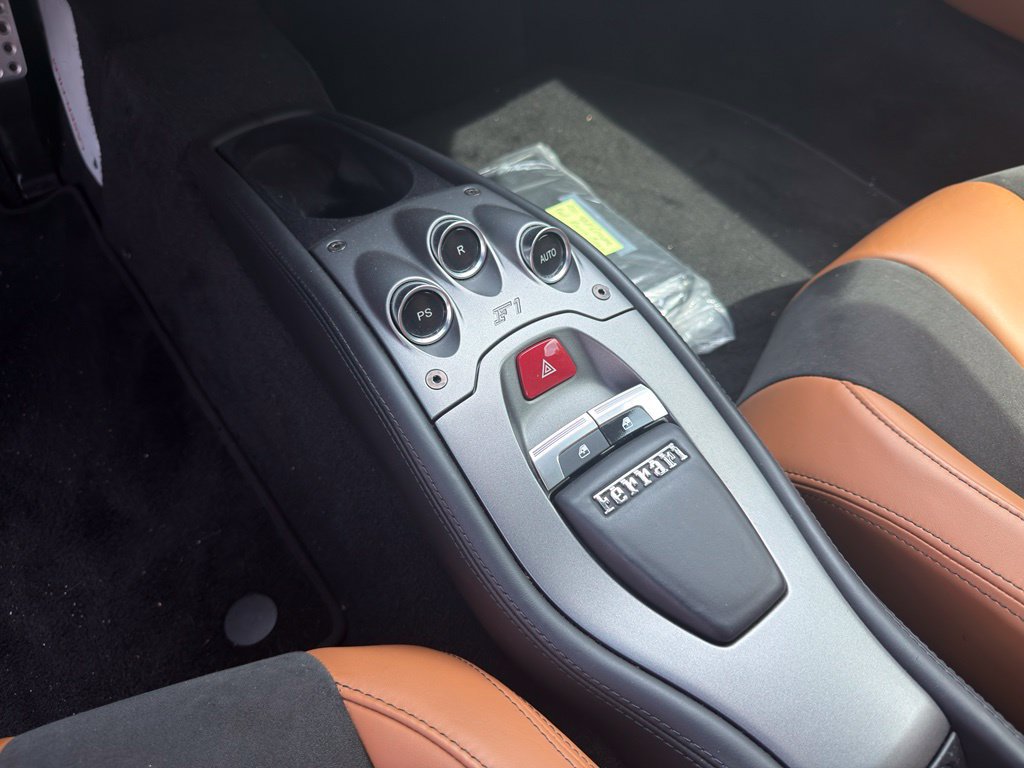 Used 2011 Ferrari 458 Italia Coupe RWD image 23