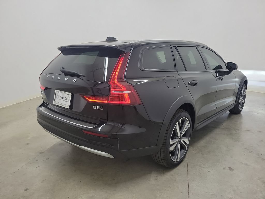 New 2026 Volvo V60 B5 Cross Country Plus w/ Protection Package Premier AWD/4WD image 5