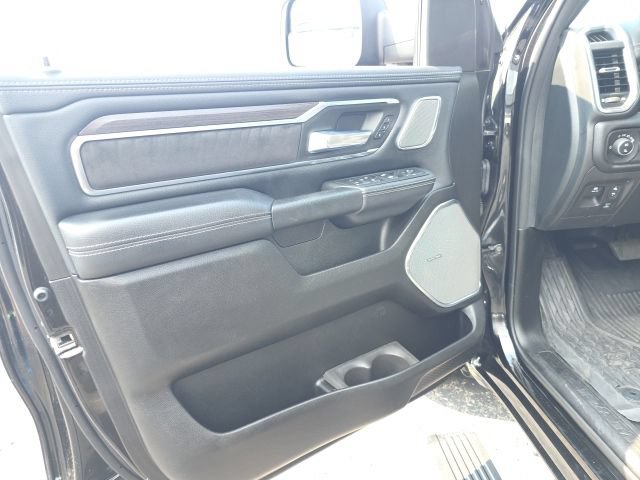 Used 2025 RAM 1500 Laramie w/ Night Edition AWD/4WD image 14