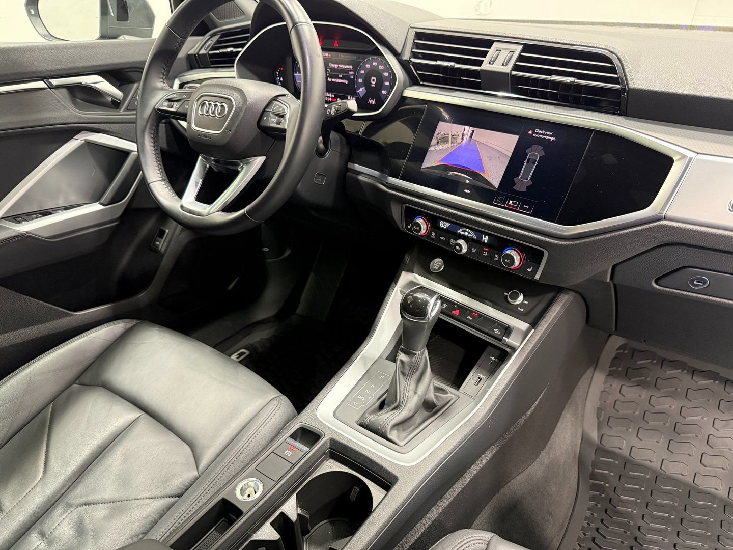 Used 2020 Audi Q3 2.0T Premium w/ Convenience Package AWD/4WD image 28