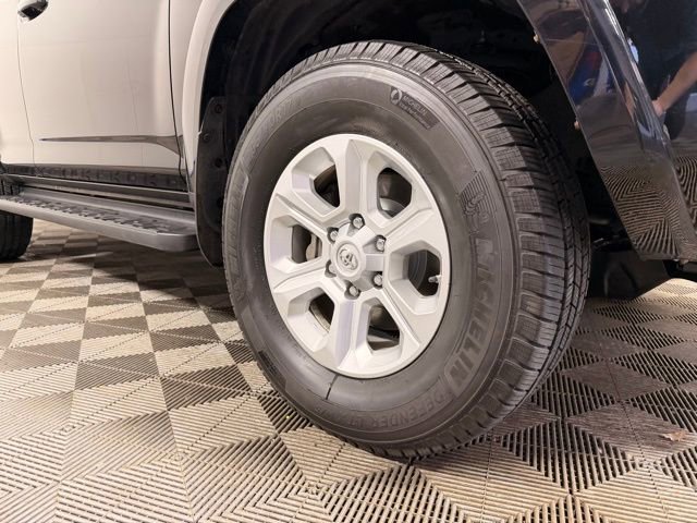 Used 2019 Toyota 4Runner SR5 Premium AWD/4WD image 2