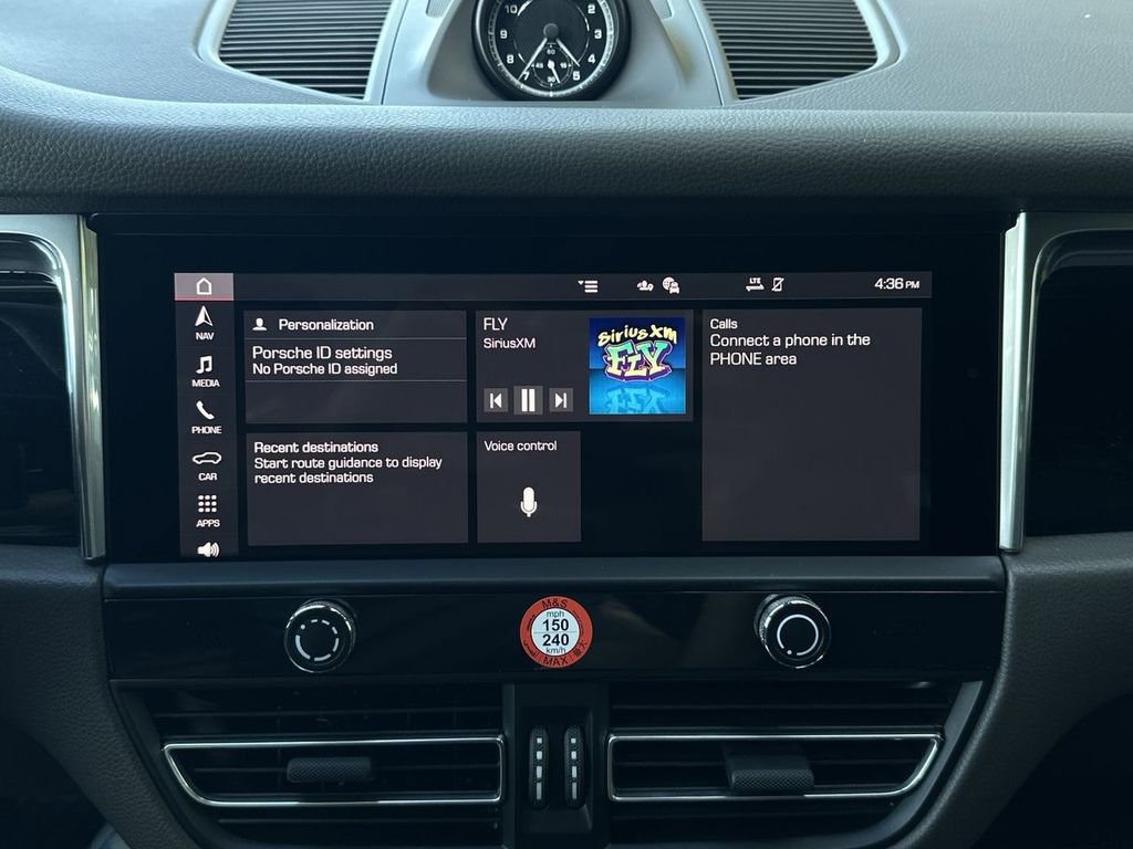 Used 2026 Porsche Macan image 12