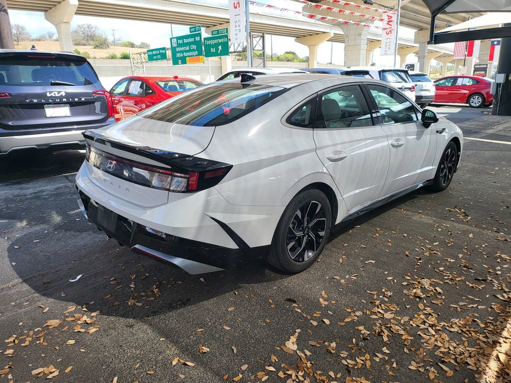 Used 2025 Hyundai Sonata SEL FWD image 10