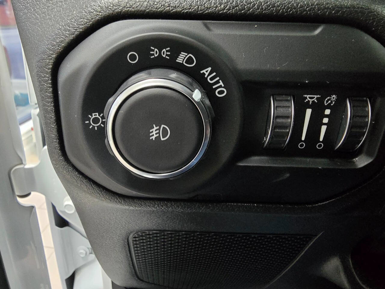 Used 2022 Jeep Wrangler Unlimited Sport image 39