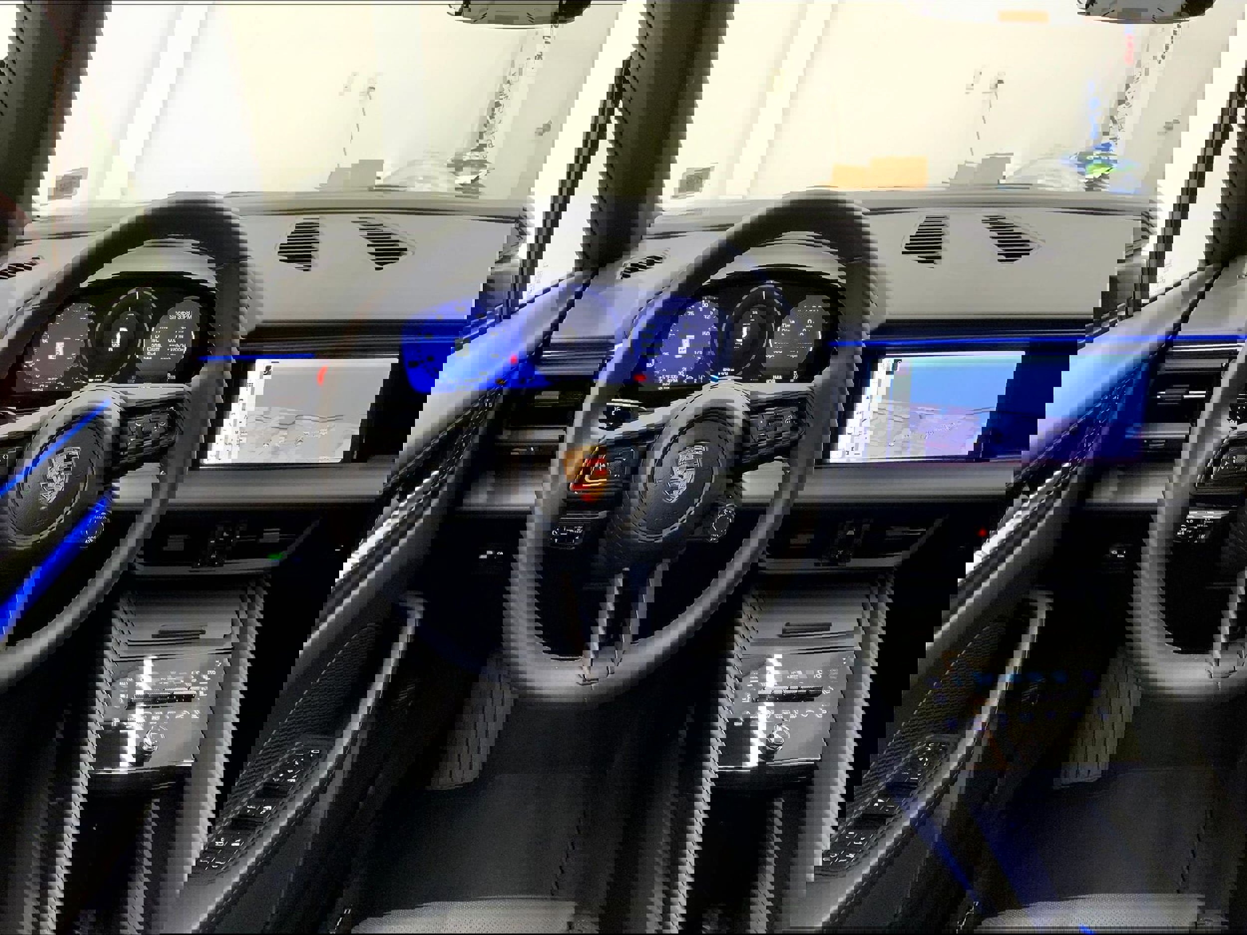 Used 2025 Porsche Macan Electric image 13