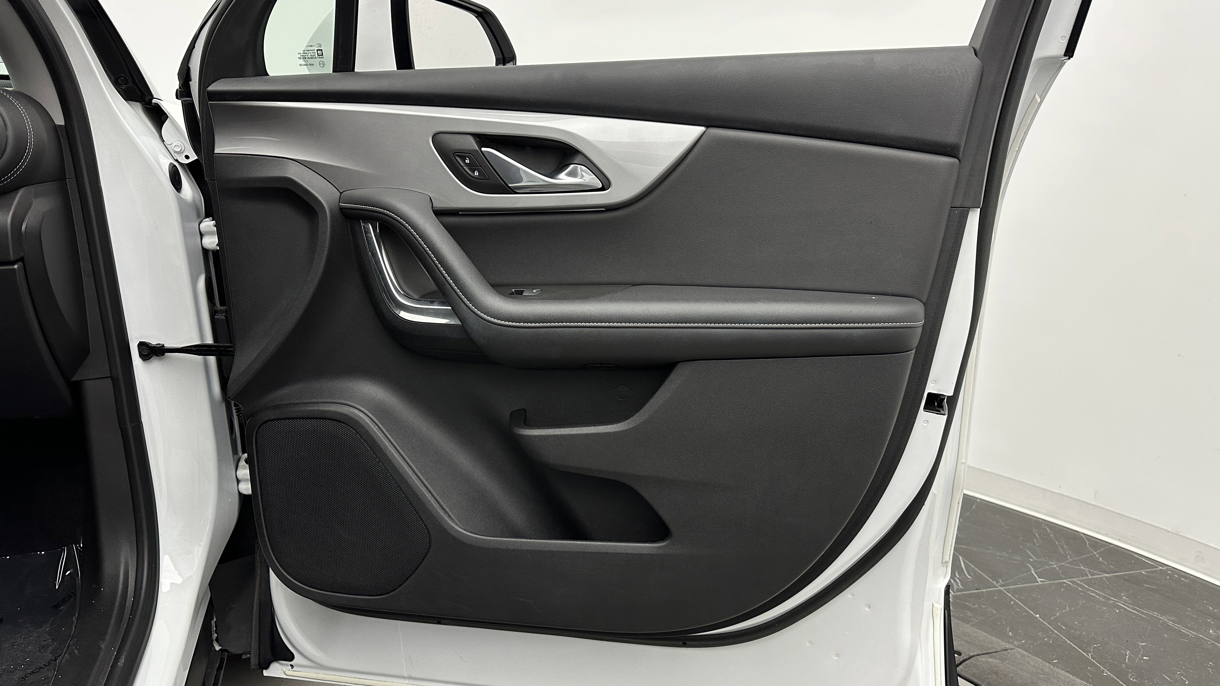 Used 2023 Chevrolet Blazer LT image 34