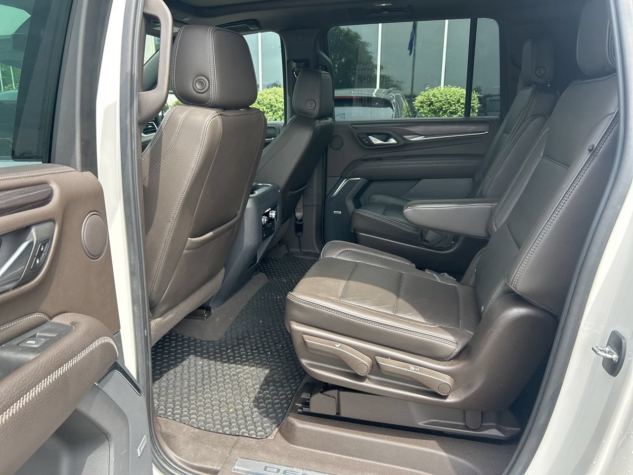 Used 2021 GMC Yukon XL Denali AWD/4WD image 12