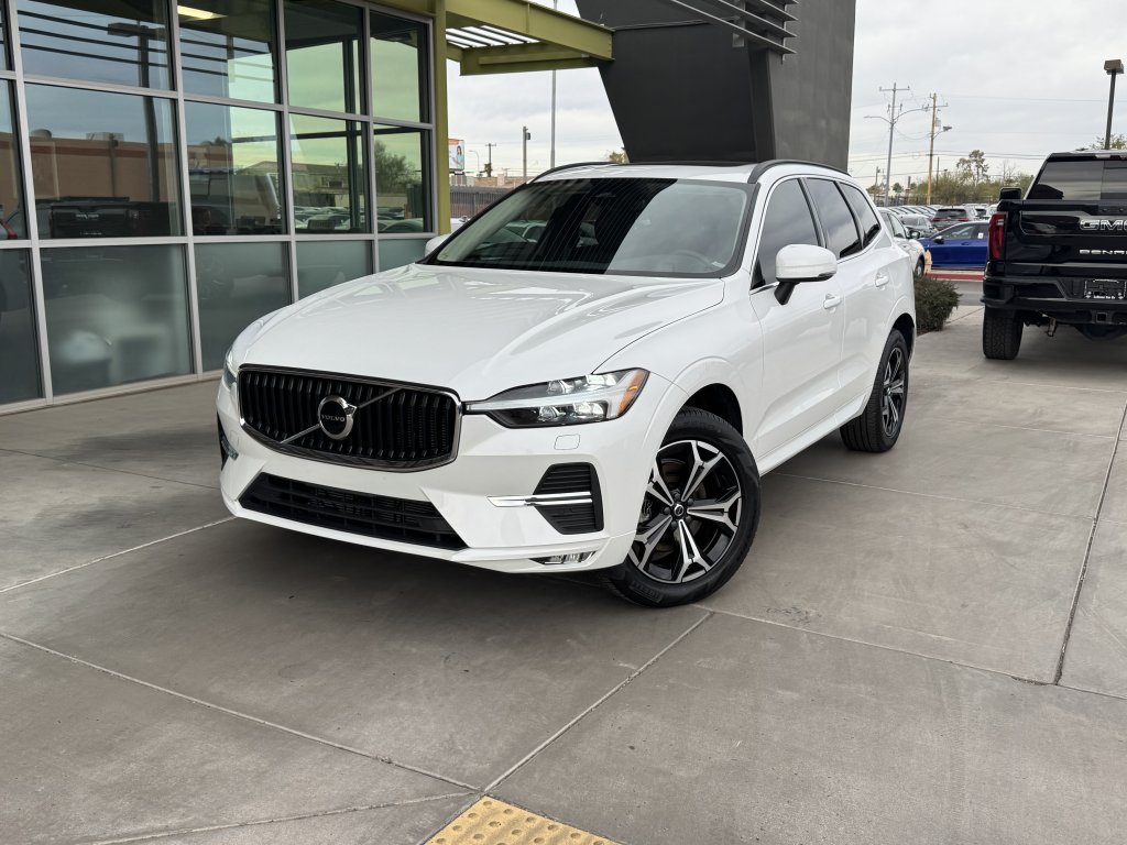 Used 2022 Volvo XC60 B5 Momentum w/ Climate Package AWD/4WD image 2