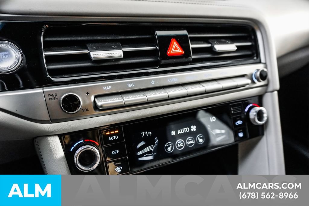 Used 2025 Genesis G70 2.5T RWD image 38