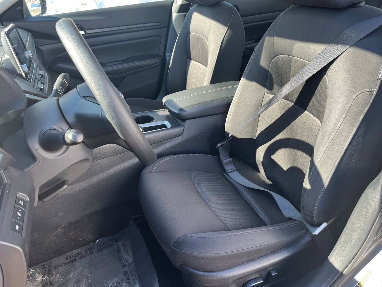 Used 2025 Nissan Altima 2.5 SV image 32