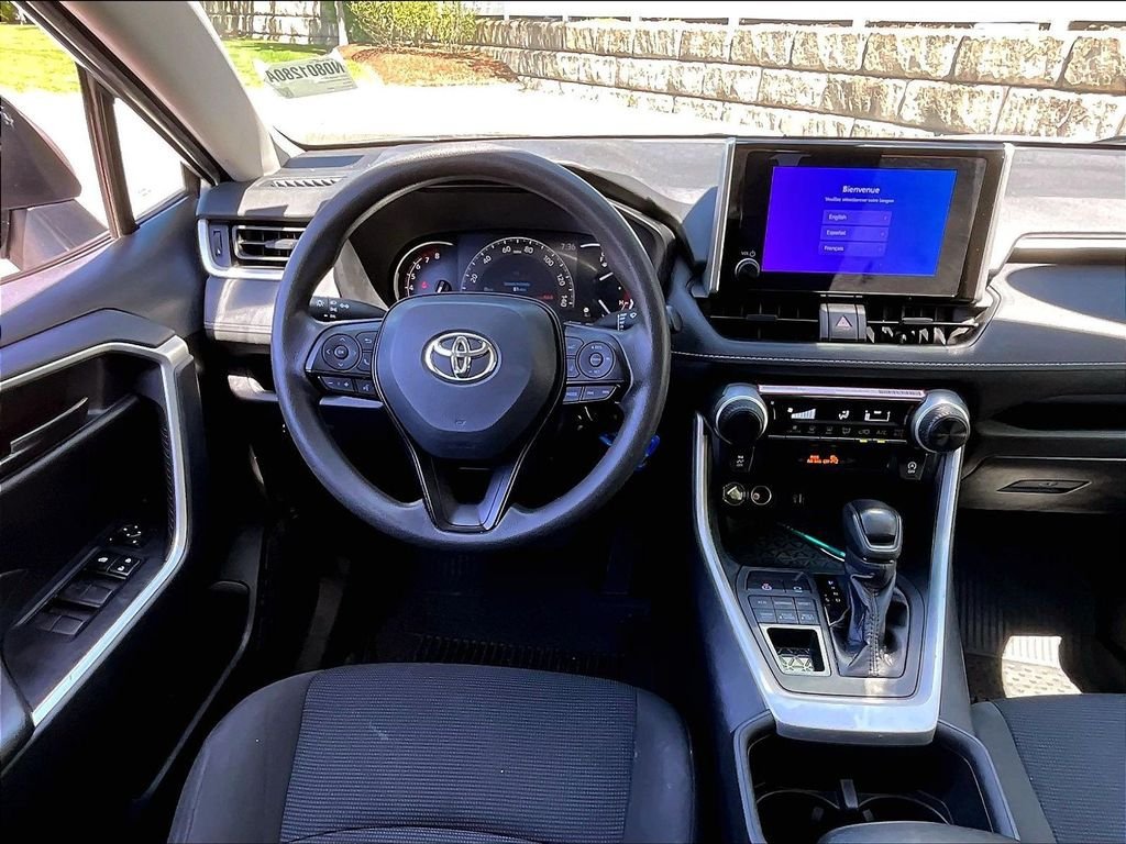 Used 2024 Toyota RAV4 LE AWD/4WD image 17