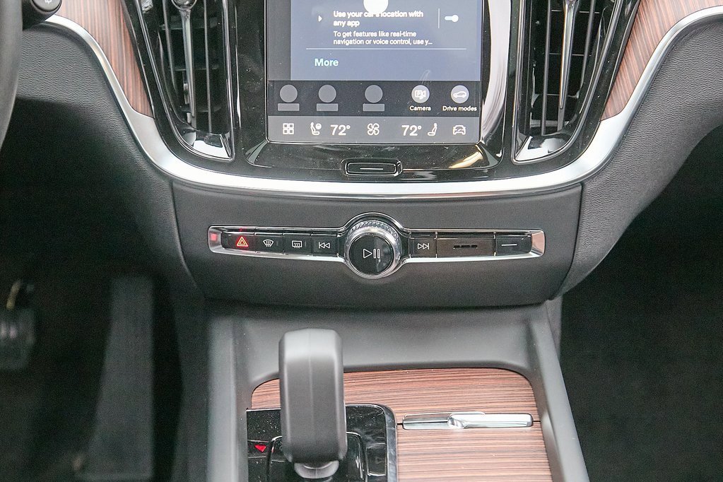 New 2026 Volvo V60 B5 Cross Country Plus w/ Climate Package image 28