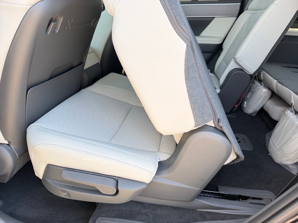 New 2027 Hyundai Santa Fe SEL FWD image 19