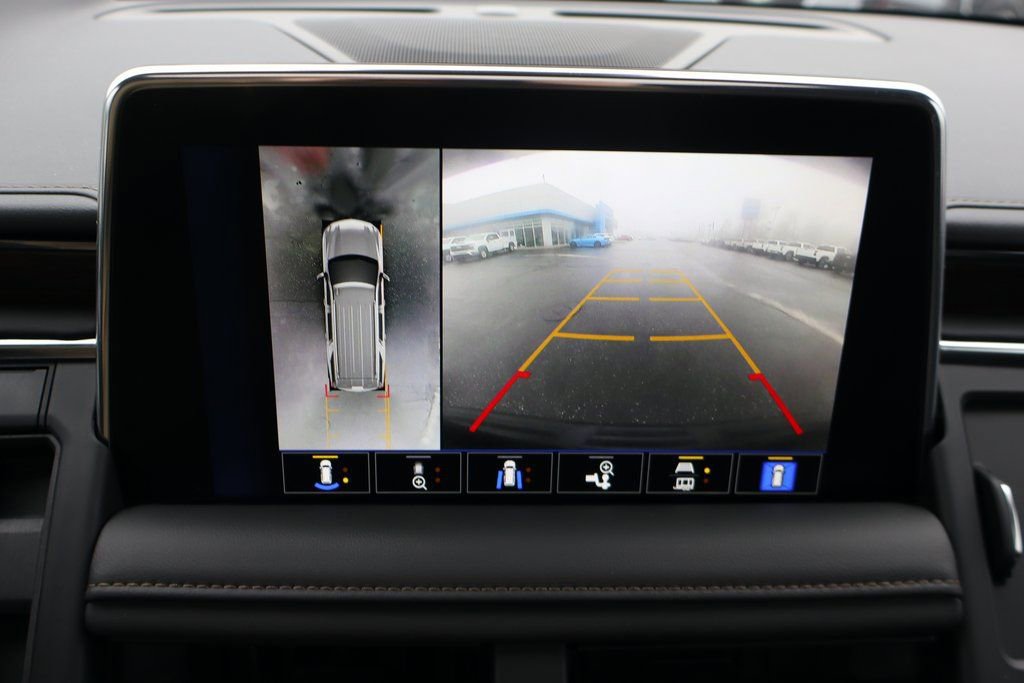 Used 2023 Chevrolet Suburban High Country image 10