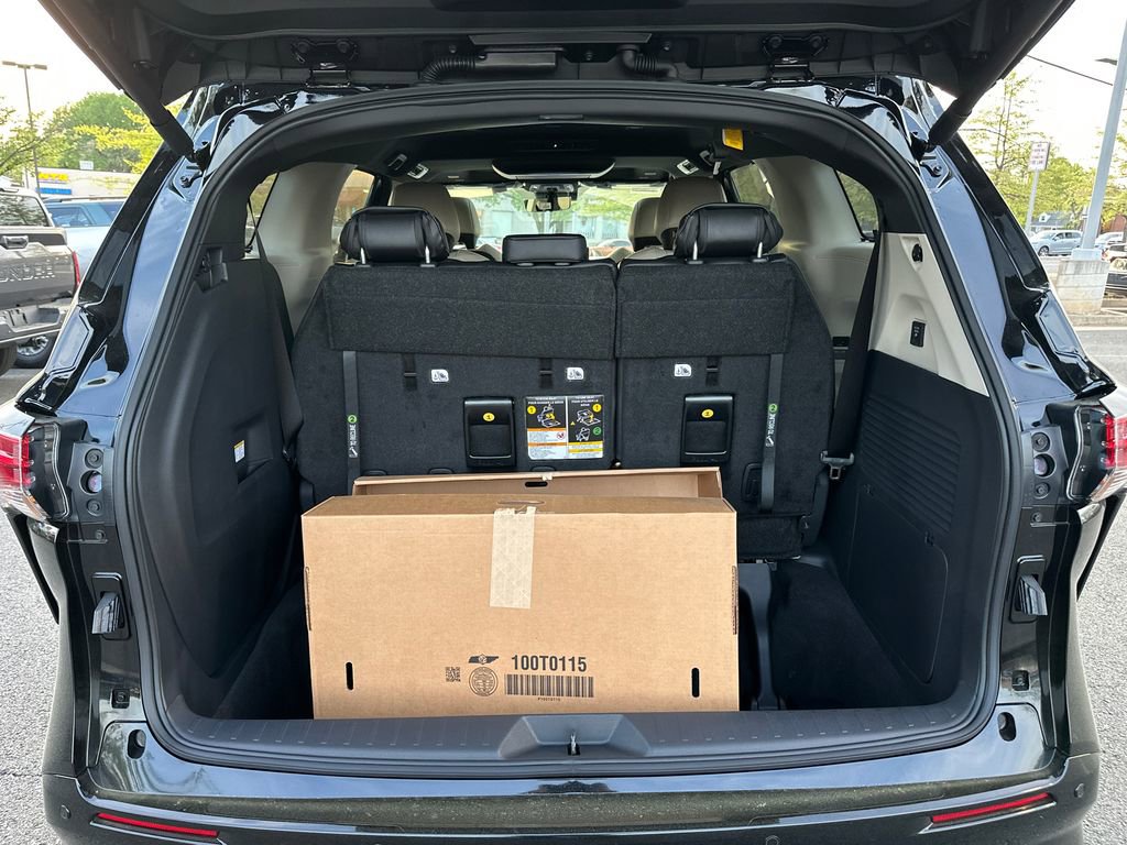 New 2026 Toyota Sienna Platinum image 6