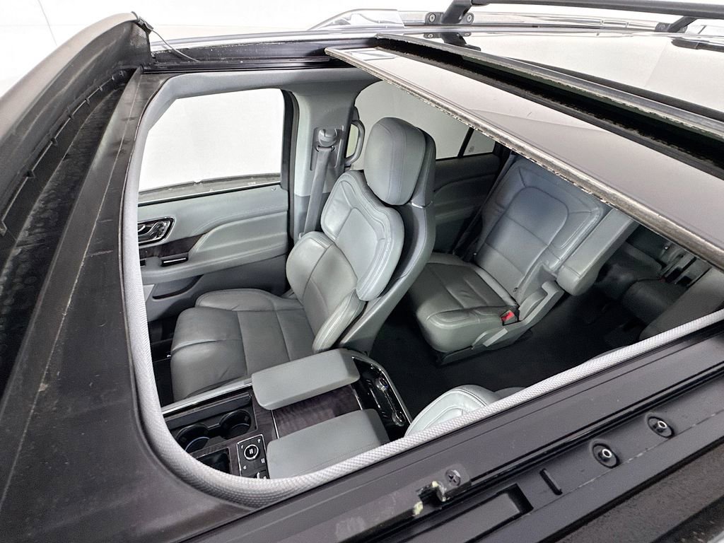 Used 2020 Lincoln Navigator Reserve w/ Luxury Package image 26