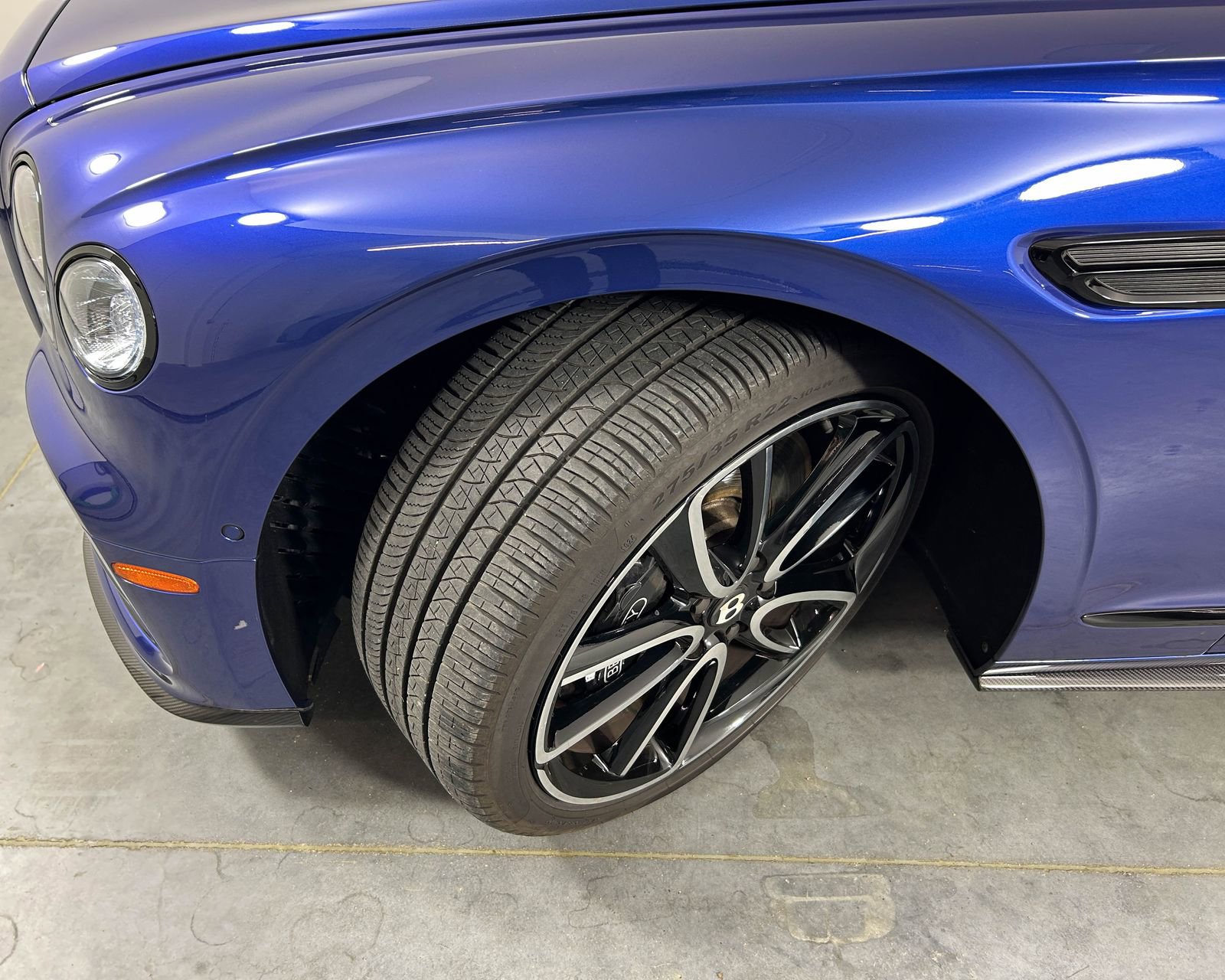 Used 2024 Bentley Flying Spur V8 image 42