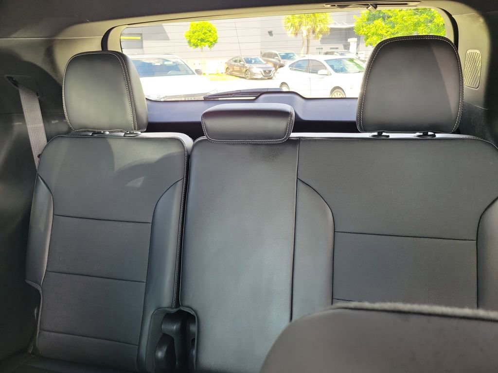 Used 2025 Buick Enclave Preferred FWD image 17