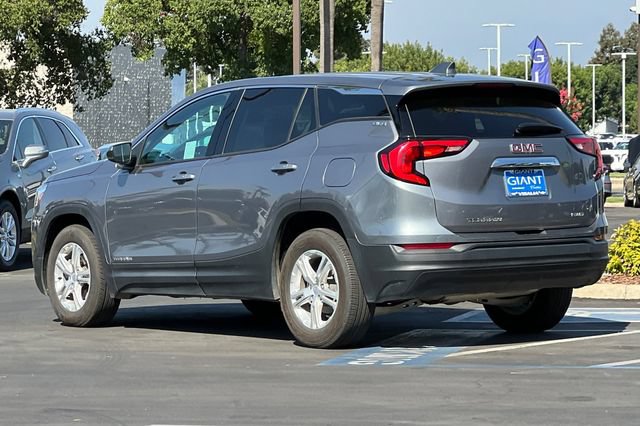 Used 2020 GMC Terrain SLE w/ LPO, Floor Liner Package AWD/4WD image 6
