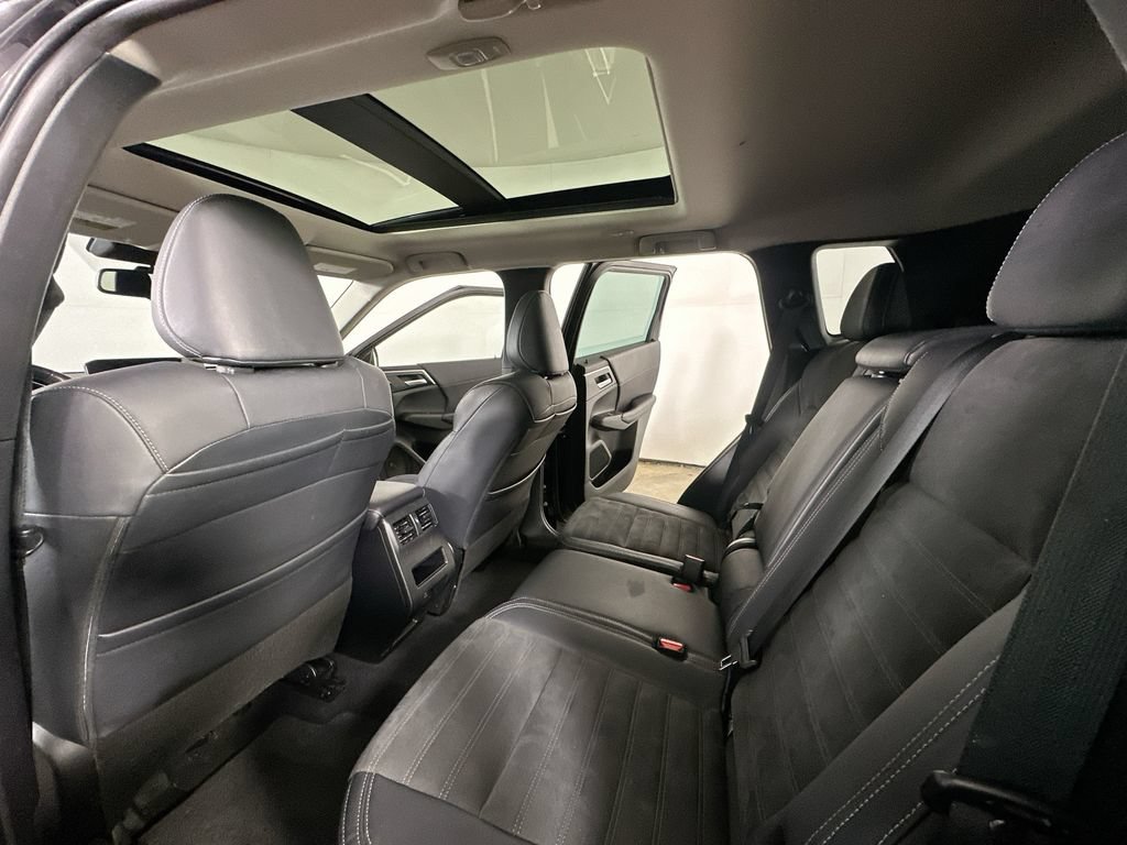 Used 2023 Mitsubishi Outlander SE AWD/4WD image 15