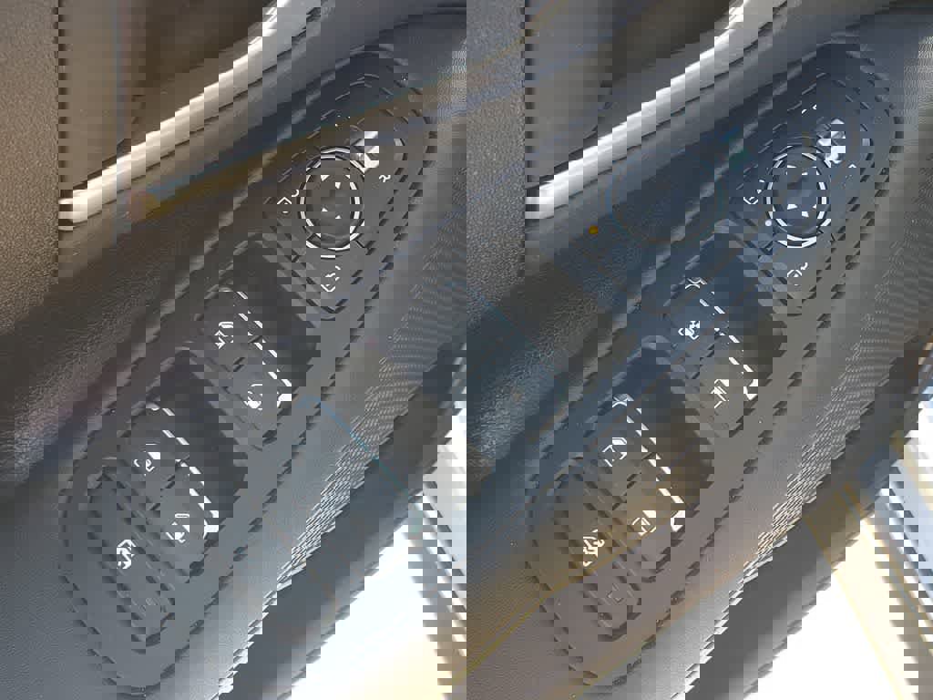 Used 2025 Hyundai Sonata SE image 19