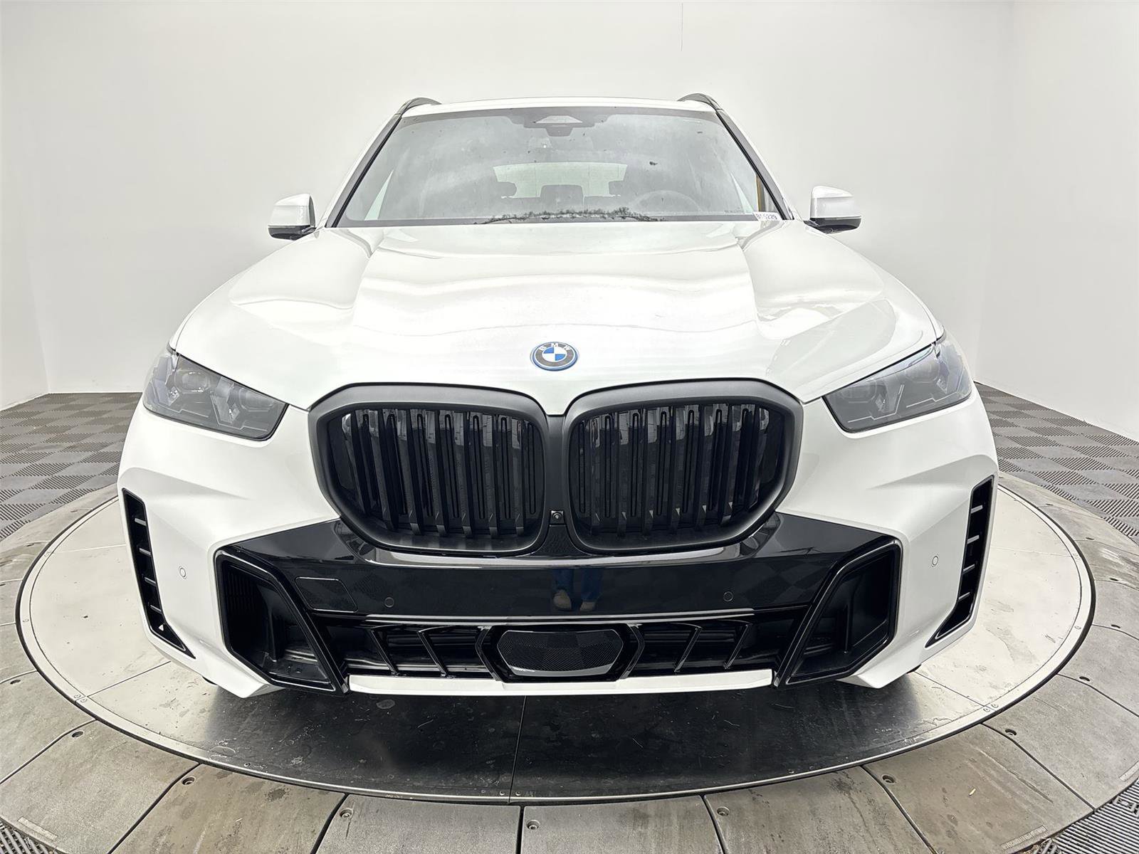 New 2026 BMW X5 xDrive50e w/ Executive Package image 14