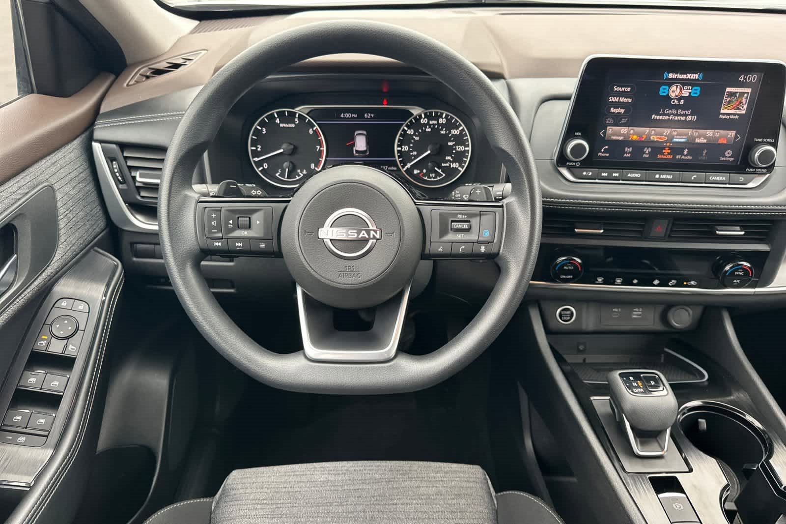 Used 2023 Nissan Rogue SV image 15