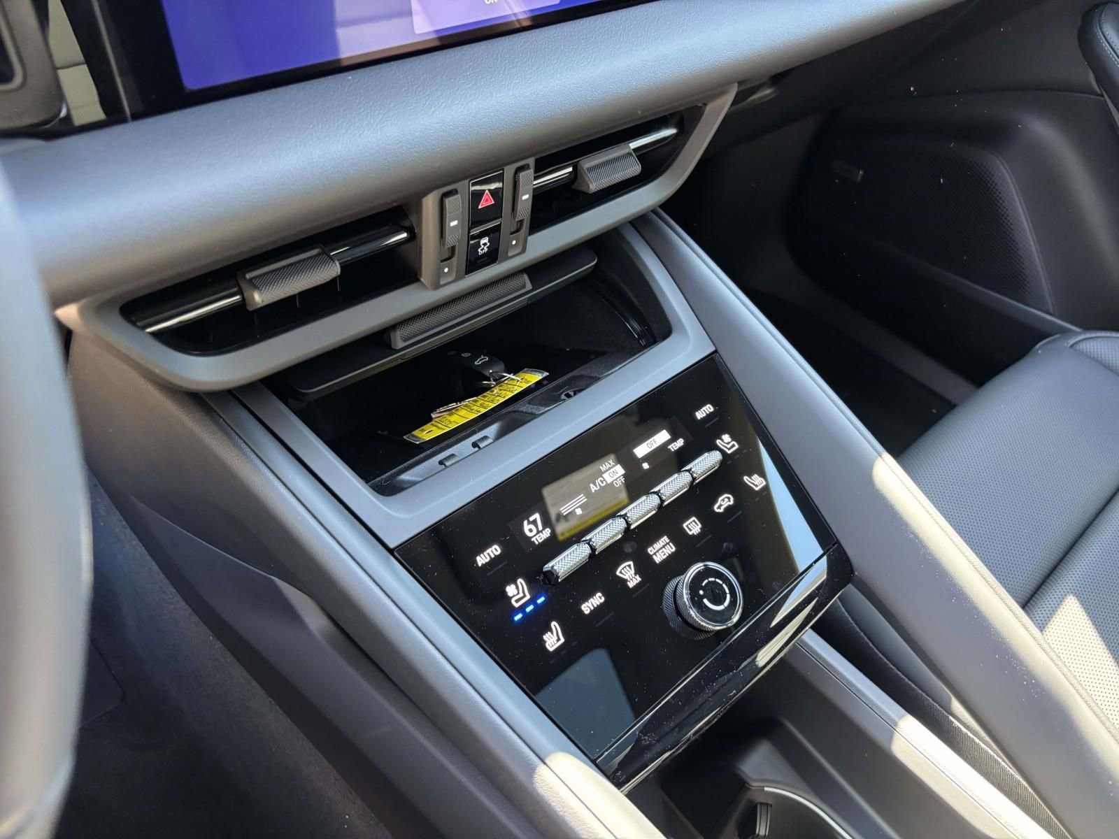 New 2026 Porsche Macan 4 Electric image 33