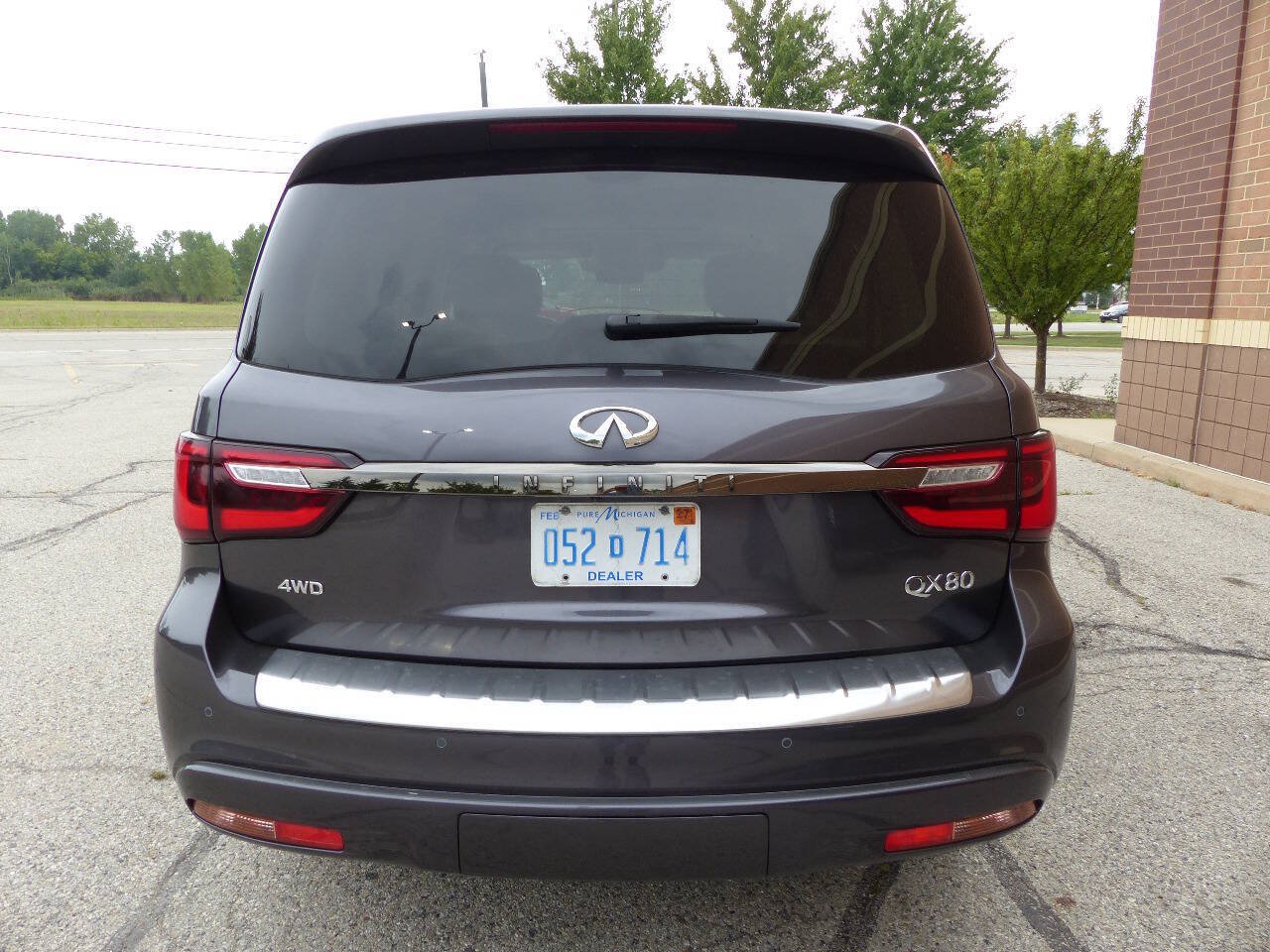 Used 2022 INFINITI QX80 Premium Select w/ Cargo Package AWD/4WD image 8