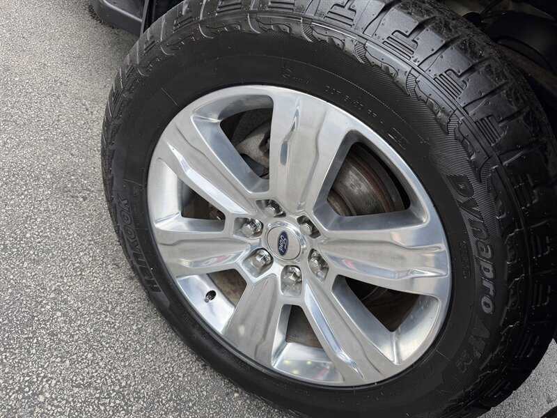Used 2015 Ford F150 Lariat AWD/4WD image 10