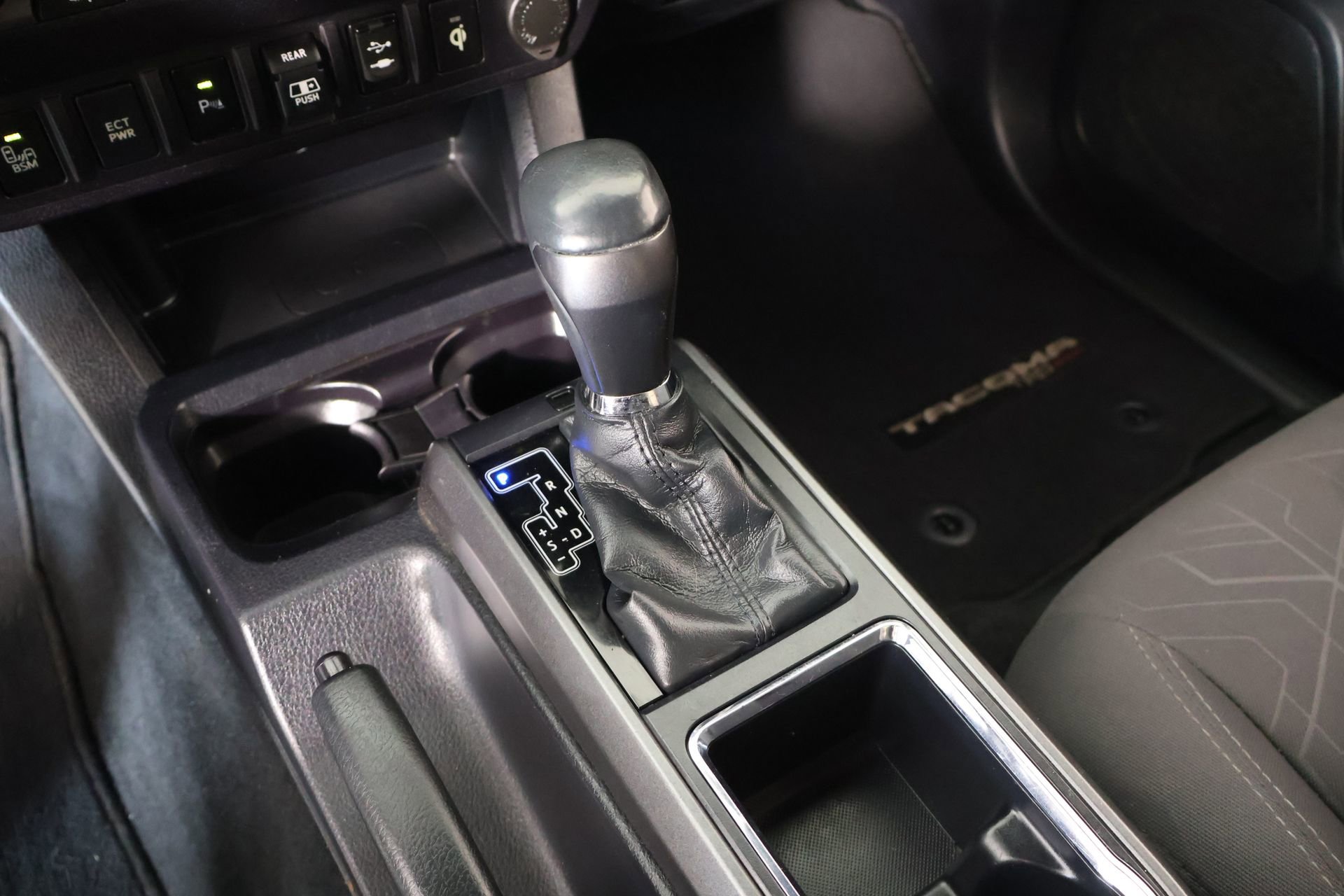 Used 2018 Toyota Tacoma TRD Sport w/ Technology Package AWD/4WD image 8