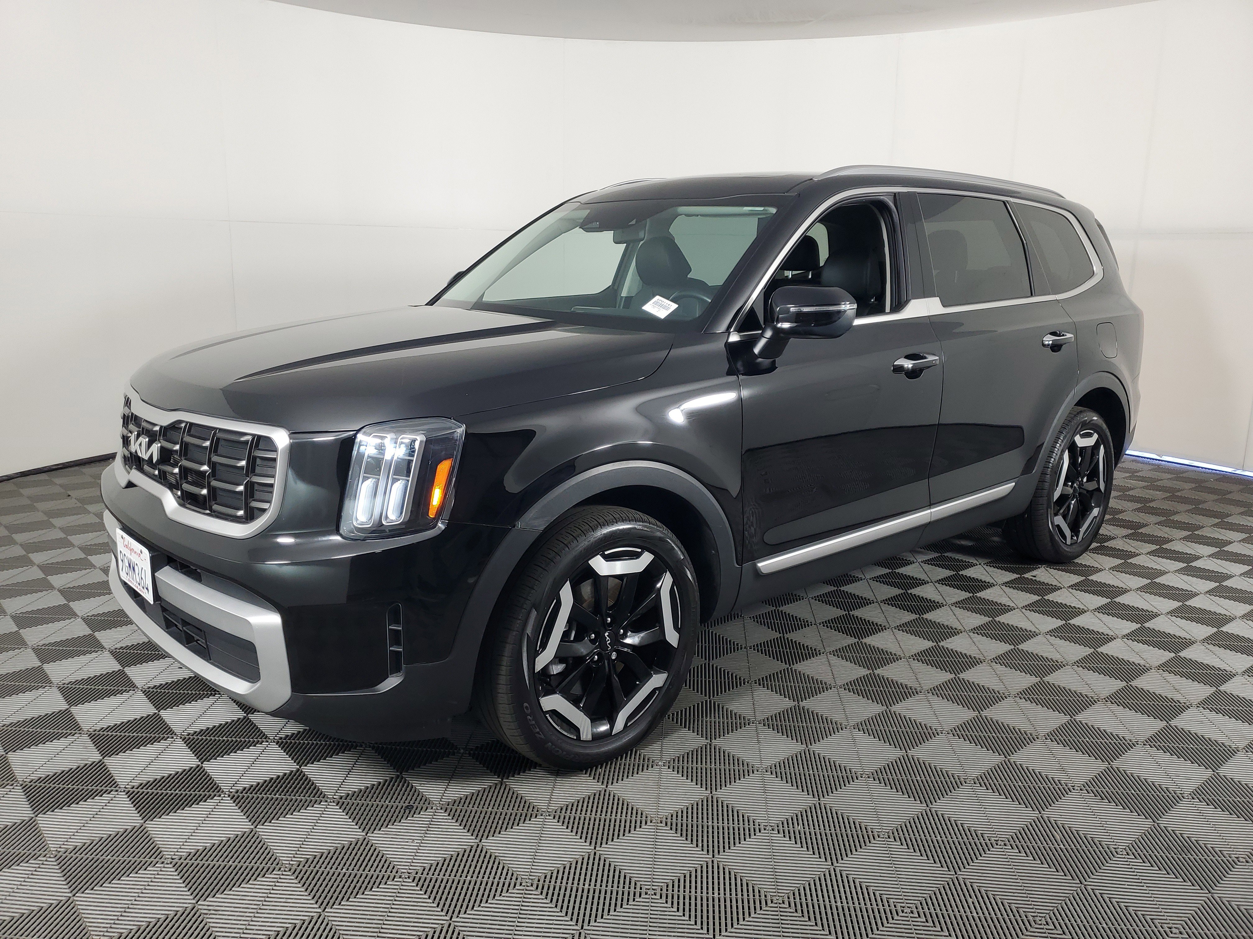 Used 2023 Kia Telluride S w/ S Sunroof Package image 8