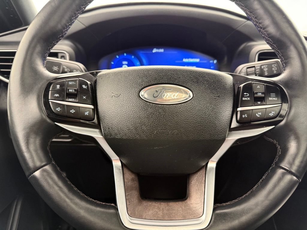 Used 2022 Ford Explorer Platinum w/ Equipment Group 601A AWD/4WD image 47