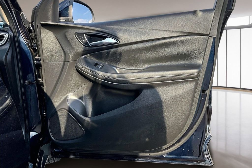 Used 2021 Buick Encore GX Preferred w/ Cold Weather Comfort Package image 18