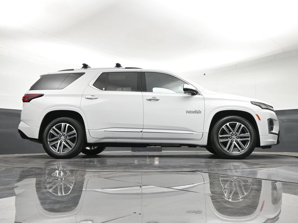 Used 2023 Chevrolet Traverse High Country w/ LPO, Floor Liner Package AWD/4WD image 29