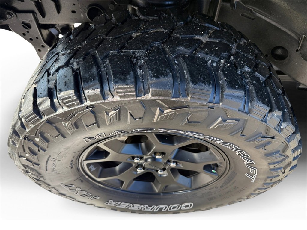 Used 2022 Jeep Wrangler Willys image 9