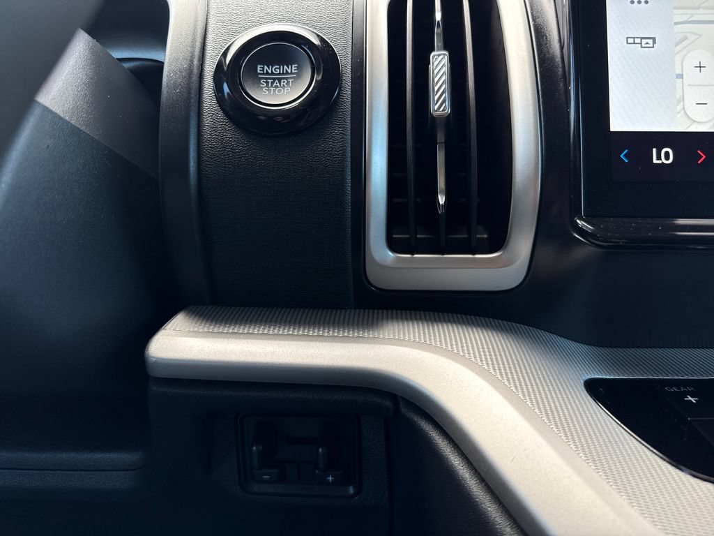 Used 2025 Ford Expedition Active RWD image 27