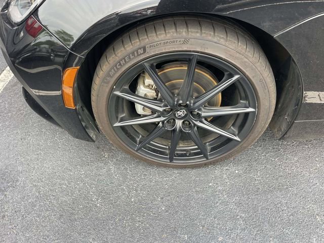 Used 2023 Toyota GR86 Premium w/ ALL Weather Mat Package (TMS) RWD image 7