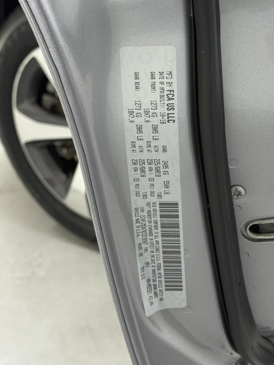 Used 2019 Jeep Cherokee Limited w/ Luxury Group AWD/4WD image 49