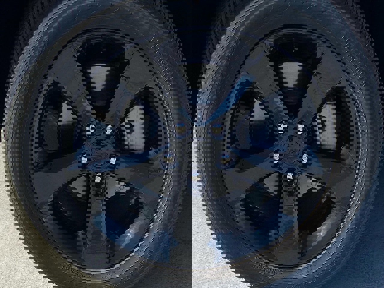 Used 2023 Jeep Grand Cherokee Limited w/ Black Appearance Package image 5